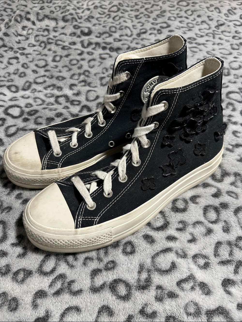 Converse Black & White High-Top Sneakers Women’s size 10